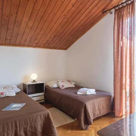 3 Bedroom Beautiful Home In Pula