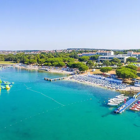 Holiday home 3 Bedroom Beautiful Home In Pula
