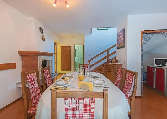 Holiday Home Pula Pomer Vikendica