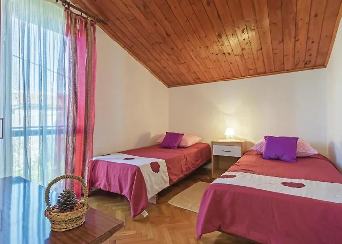 Holiday Home Pula Pomer Vikendica